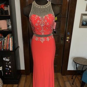 Landmark formal. Size 6 NWT